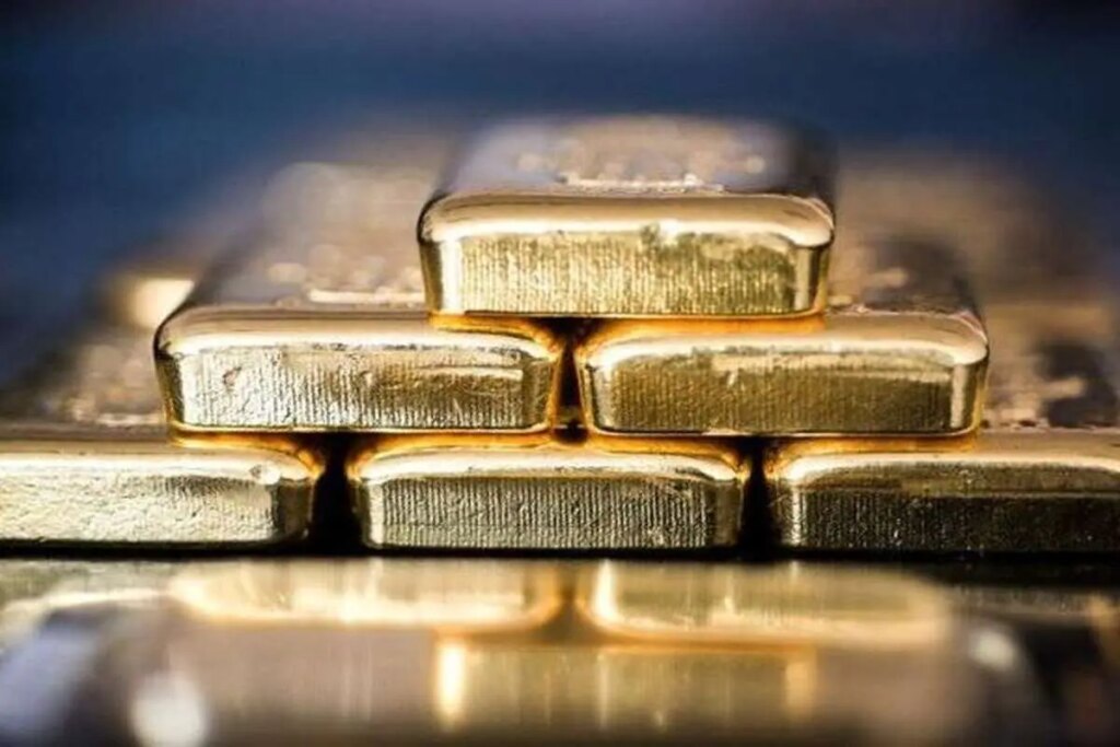 افزایش قیمت جهانی طلا به دلیل کاهش ارزش دلار