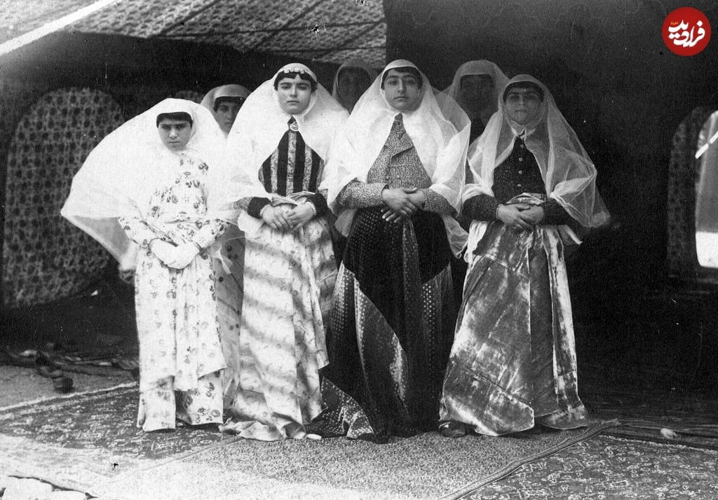 سفر به دوران قاجار؛ زنان حرمسرا در حصار و ژست عاشقانه دختر شاه سفر به دوران قاجار؛ زنان حرمسرا در حصار و ژست عاشقانه دختر شاه