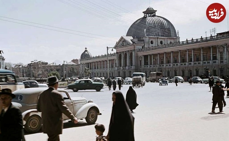 سفر به ایران قدیم; از چایخانه رشتی احد قاجار تا میدان توپخانه در دهه 40 سفر به ایران قدیم; از چایخانه رشتی احد قاجار تا میدان توپخانه در دهه 40