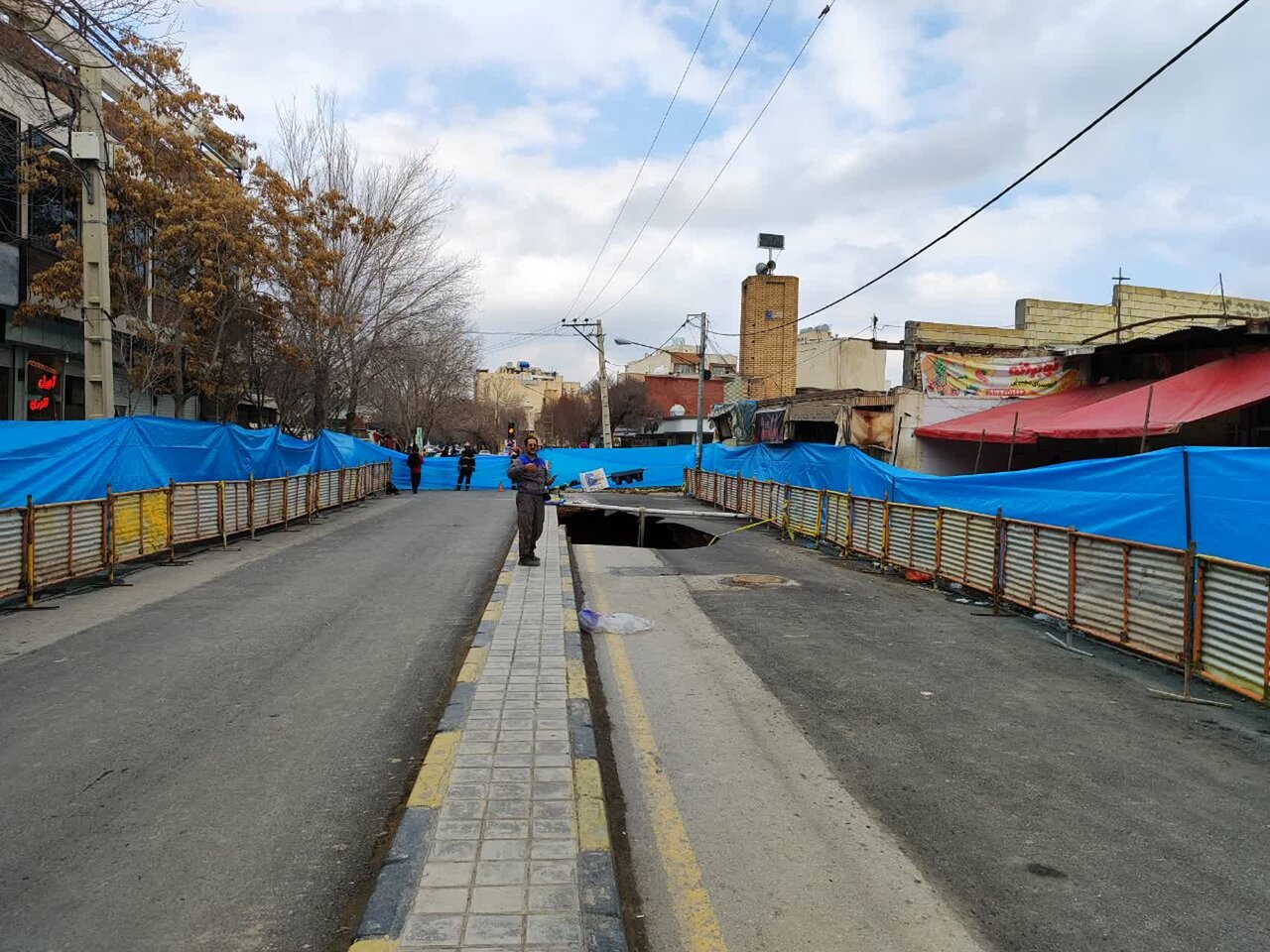 چندین بار زمین در خیابان شهیدان کاظمی تسطیح شد + عکس