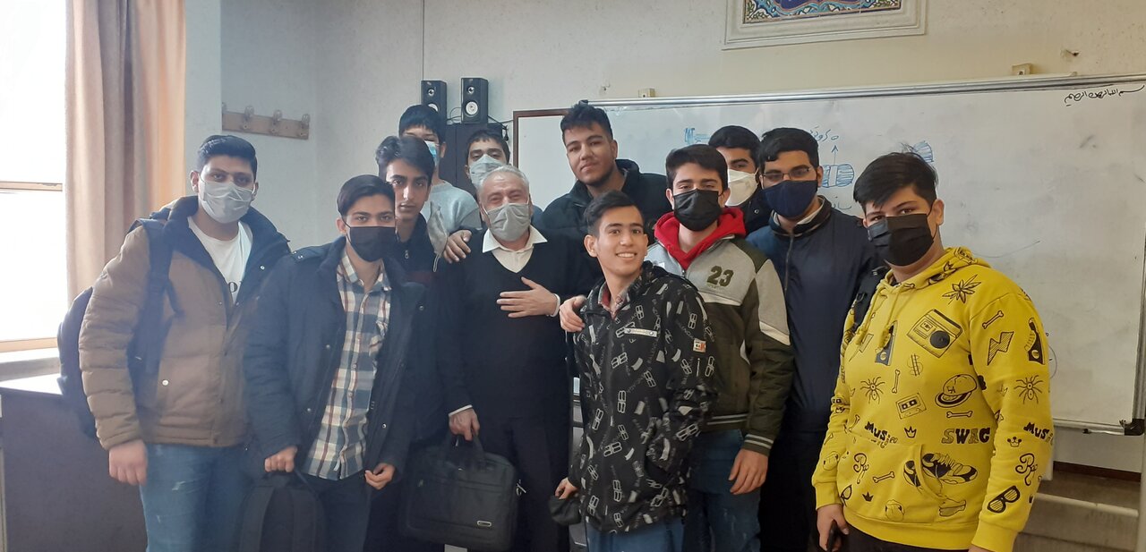 داستانی از 53 سال آموزش و عشق پایدار