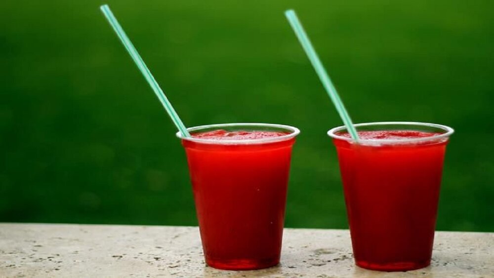 چگونه بدون استفاده از کولر، بدن خود را در تابستان خنک نگه داریم؟