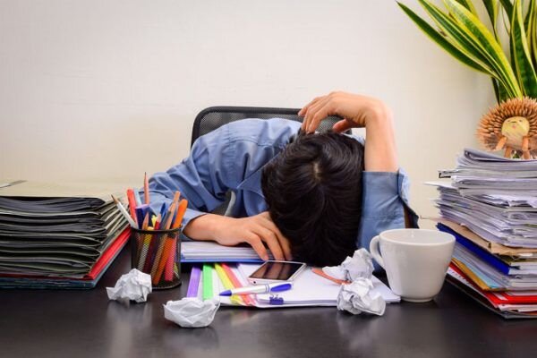 از دست دادن رنگ موفقیت در سیاهی اعتیاد به کار