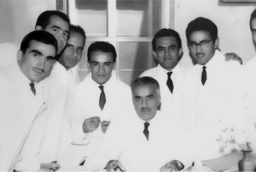 نزدیک دکتر حاذقی بود