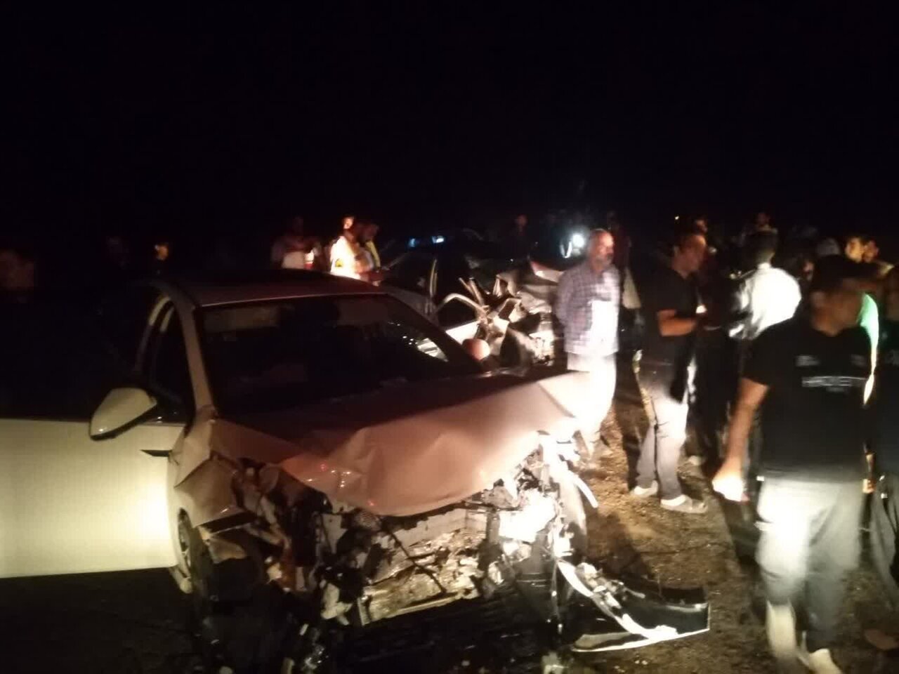 تصادف پژو 405 و آریزو در جاده مشهدالرضا با 4 مصدوم و مجروح + عکس