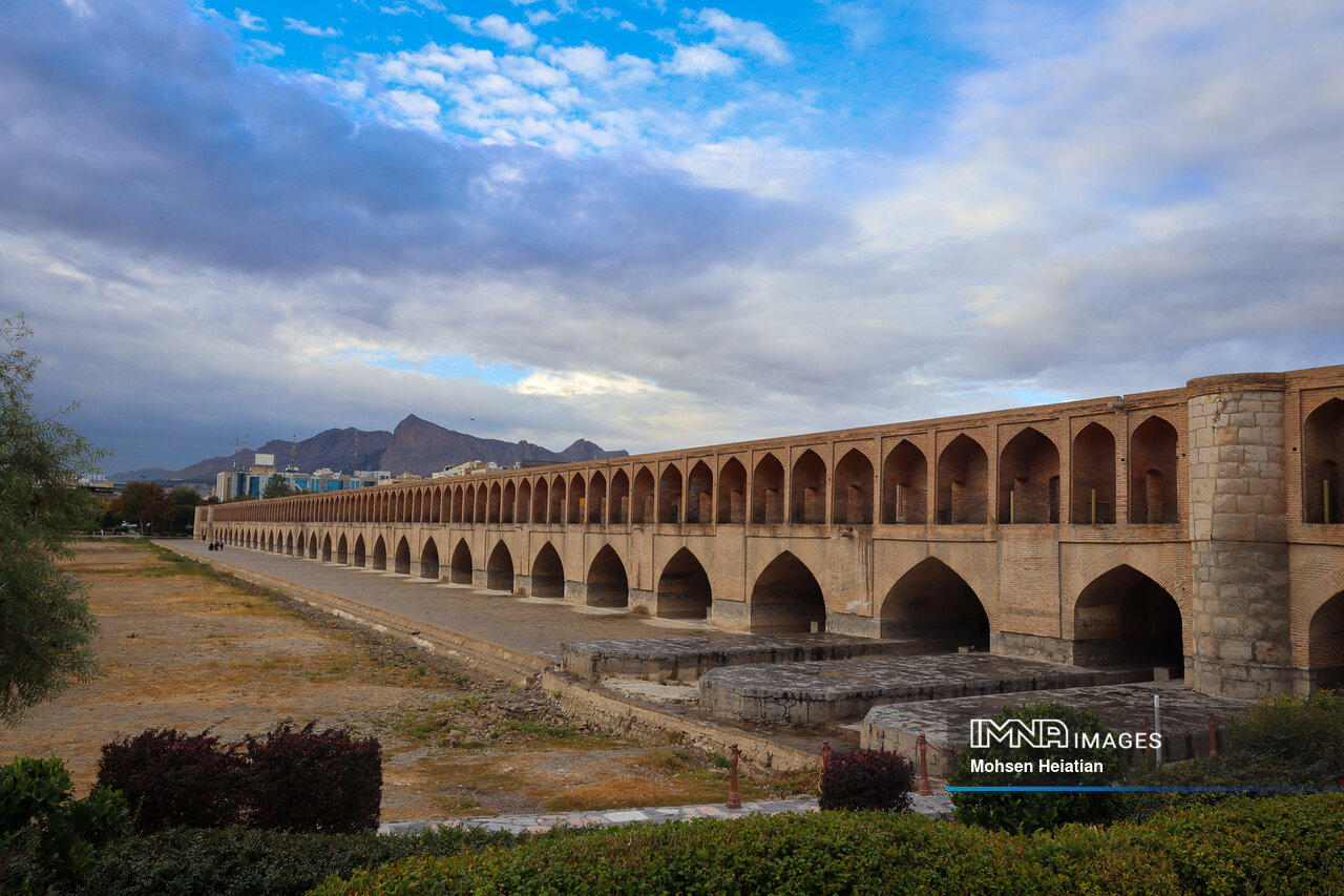 ۴ روز تنفس هوای سالم در اصفهان / در نخستین ماه تابستان هوای پاک نداشتیم