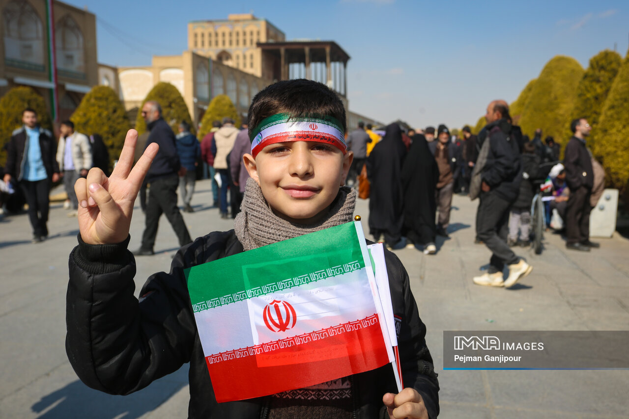 میثاق وراث واقعی آرمانهای انقلاب اسلامی با حضور پرشور در راهپیمایی گسترده فوریه تجدید شد