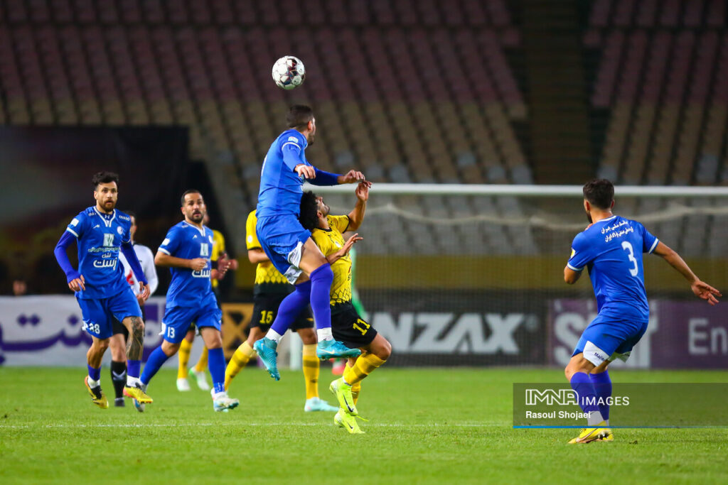 نام های بزرگ در وسط جدول