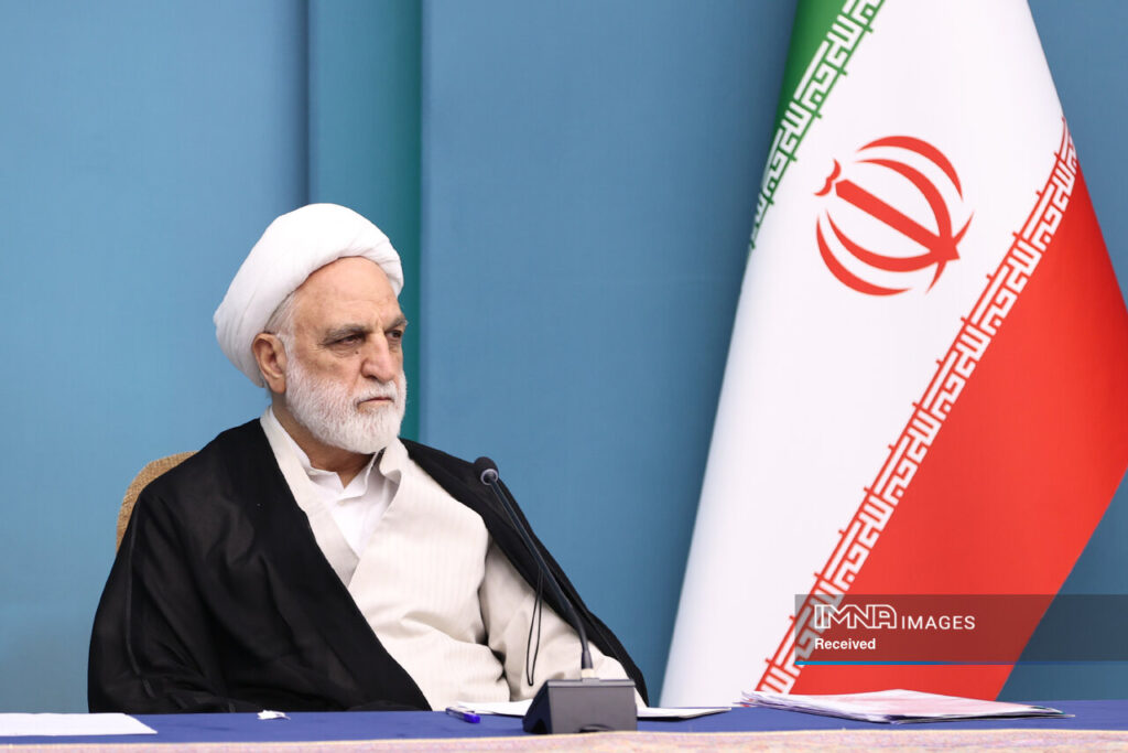 مدیری که از عهده وظایف خود بر نمی‌آید بدون تعارف جابه‌جا شود