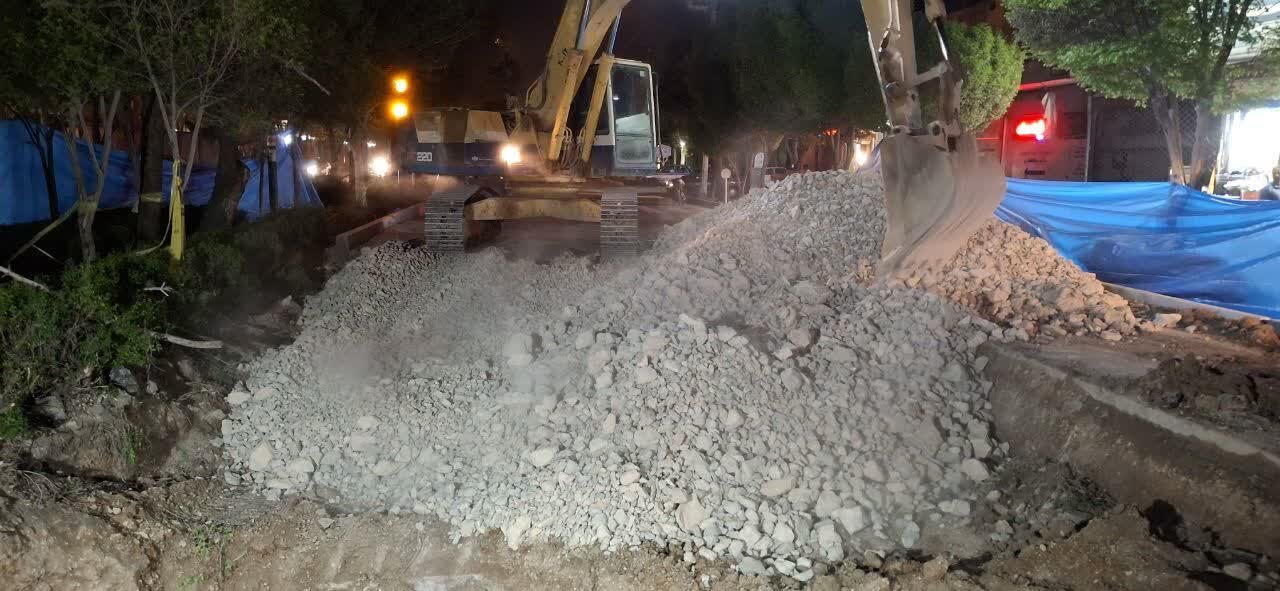 ایمن سازی و حذف نشت لوله فاضلاب در خیابان لاله + عکس