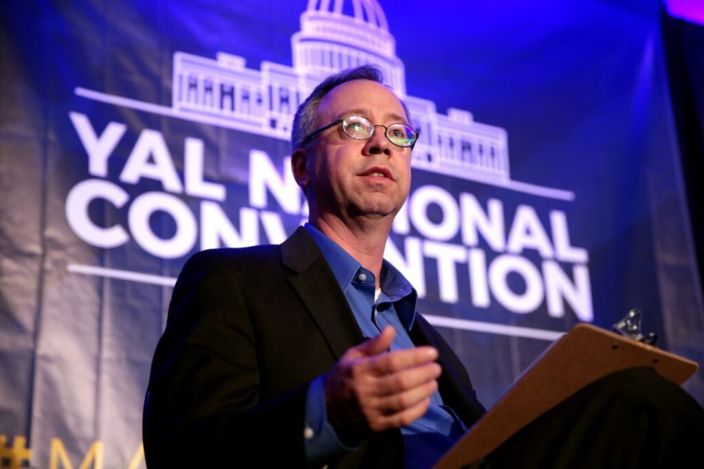 یک چهره مخالف حمله نظامی به ایران، مسئول تهیه گزارش اطلاعاتی برای ترامپ شد / با ویلیام روگر، معاون جدید سازمان اطلاعات ملی آمریکا، آشنا شوید