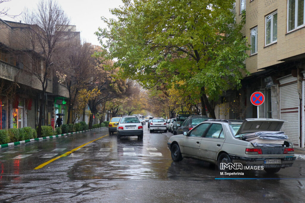 بارش باران در ۱۳ استان طی امروز / نفوذ توده گردوغبار از عراق به جنوب غرب کشور