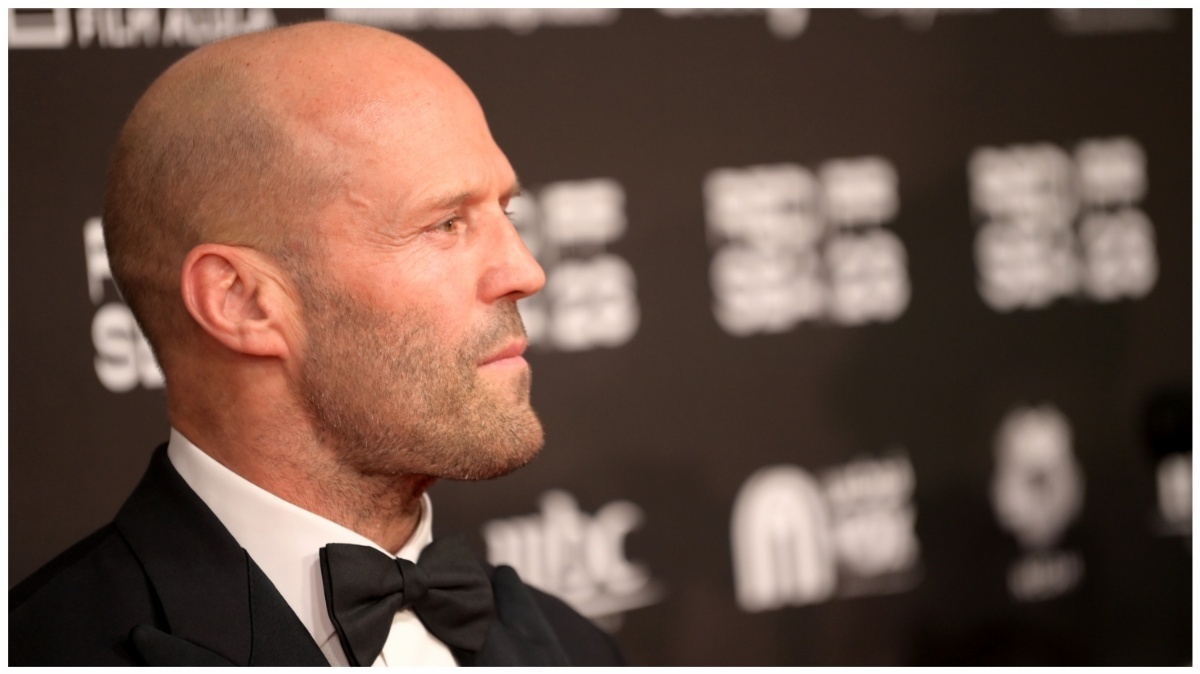 بررسی فیلم یک مرد کارگر | رنجر انگلیسی علیه مافیای روسی // تکمیل شد بررسی فیلم یک مرد کارگر | رنجر انگلیسی علیه مافیای روسی // تکمیل شد