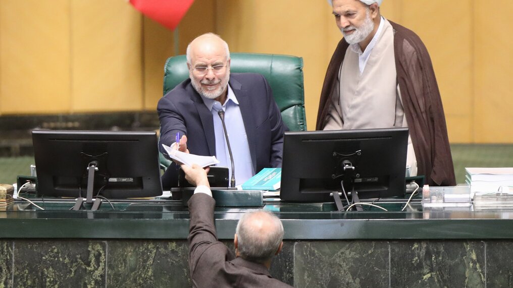 دولت لایحه مربوط به معاهده بین ایران و روسیه را به مجلس ارسال کند