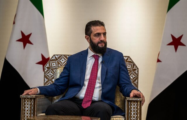 جولانی: روسیه با استردادبشار اسد مخالفت کرده / هرج‌ومرج در سوریه نه‌تنها به کشور‌های همسایه بلکه به کل جهان آسیب خواهد زد / به جنگجویان خارجی که سال‌ها در سوریه زندگی کرده و «در کنار انقلاب باقی مانده‌اند»، تابعیت سوری می‌دهیم