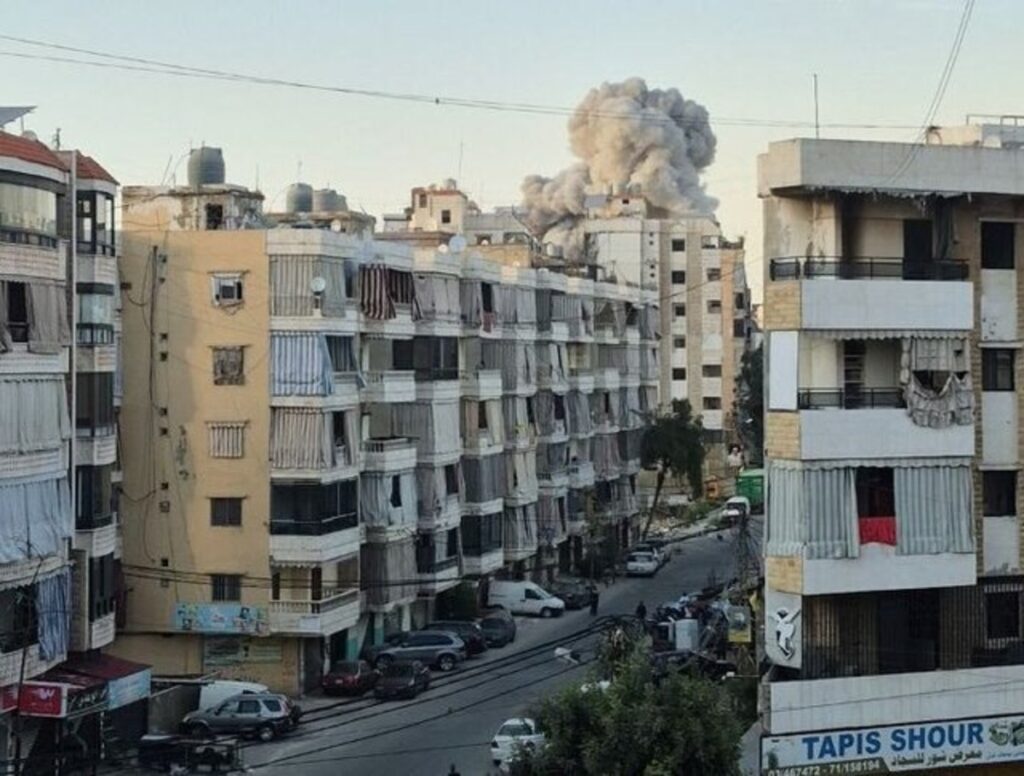 سه حمله هوایی اسرائیل به حومه جنوبی بیروت/ رسانه‌های عبری: نیروی هوایی در این حمله زیرساخت‌های حزب‌الله را منهدم کرد/ مکانی که هدف قرار گرفت، حاوی تسلیحات بود/ رئیس‌جمهور لبنان: ایالات متحده و پاریس به عنوان ضامنین توافق آتش‌بس، باید مسئولیت‌های خود را بر عهده بگیرند