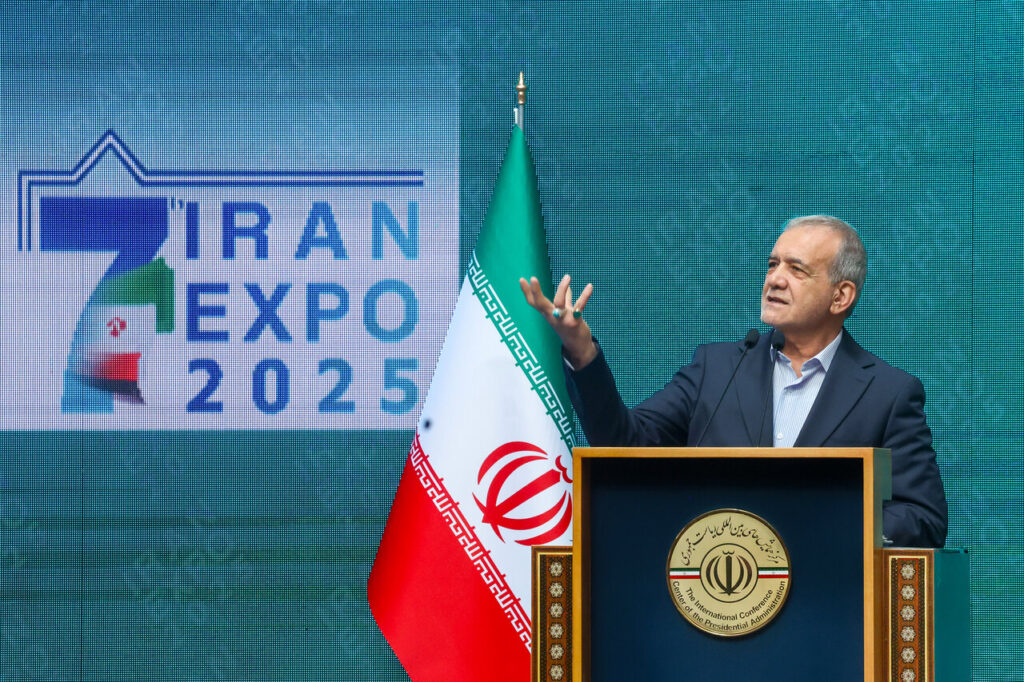 از حضور سرمایه‌گذاران در ایران استقبال می‌کنیم