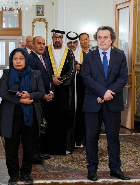 ادای احترام به سفیران و آژانسهای خارجی به قربانیان حادثه بندر شهید رجا