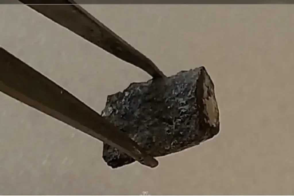 آگهی‌های میلیاردی برای فروشنده شهاب‌سنگ؛ ۲۳ کلاهبردار دستگیر شدند – تجارت نیوز