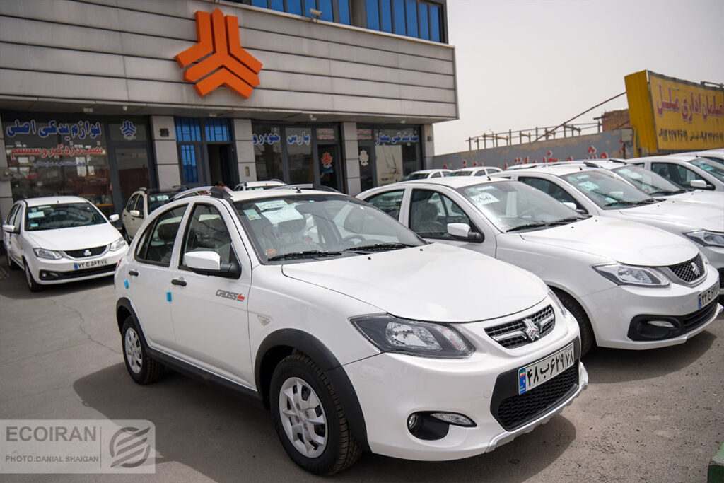 بازار خودرو نگران ایده خودروسازان؛ کام مشتریان تلخ شد/ پایین کشیدن پرچم خودروهای ارزان؟