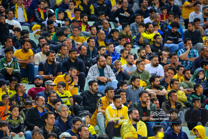 همدردی سپاهان برای قربانیان بندر عباس + عکس