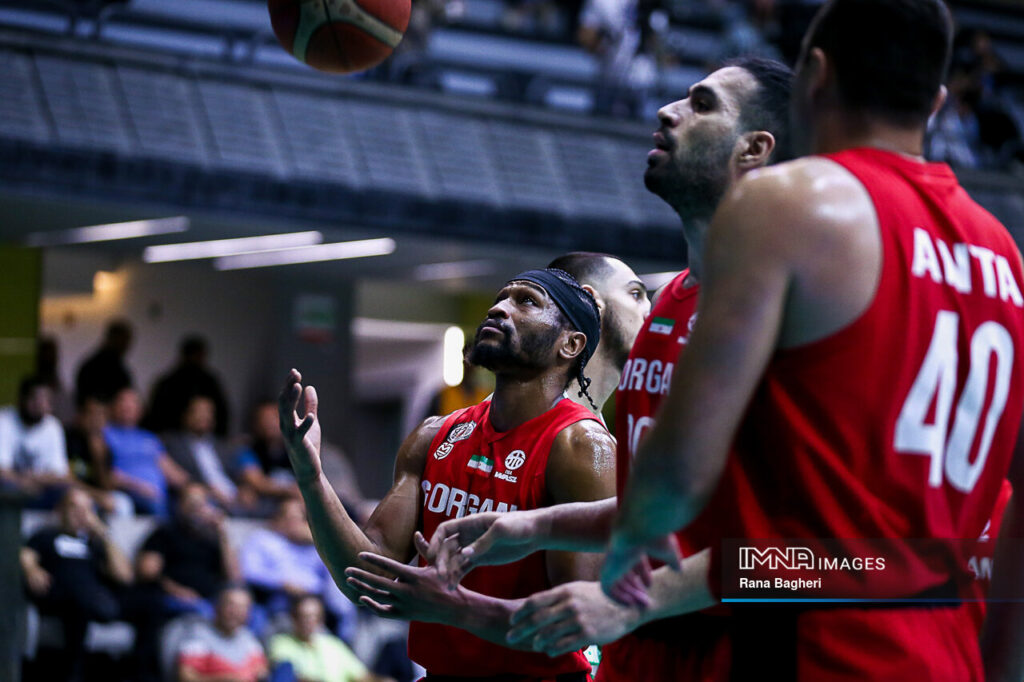 شهرداری گورگان در لیگ بسکتبال پیروز شد