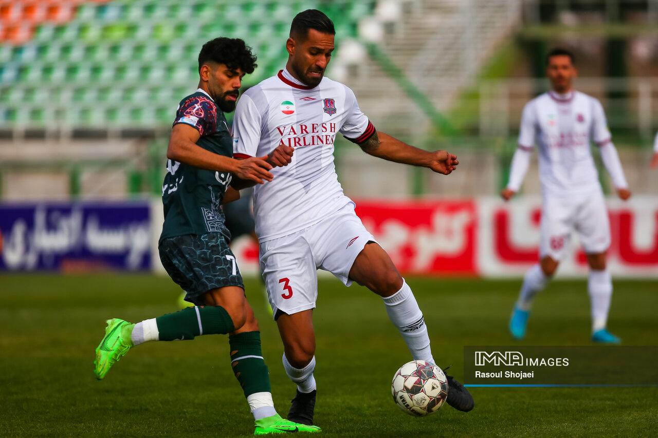 پرواز ناتمام پرنده قرمز ؛ نساجی در دام افتادن