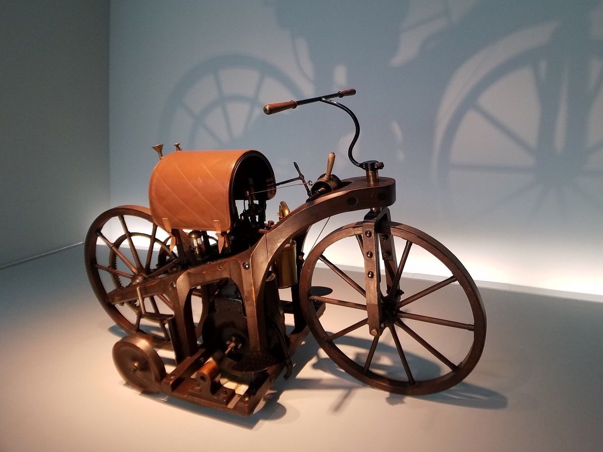 دایملر ریتواگن ؛ پیشگام سن موتور سیکلت