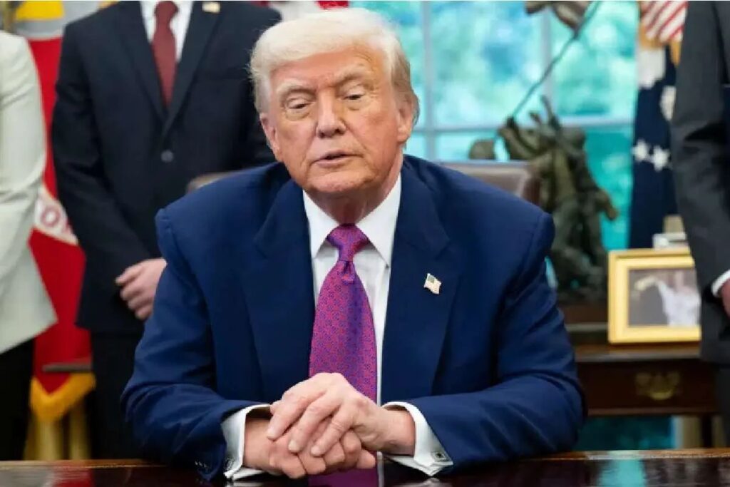 ترامپ: امیدواریم ایران تصمیم درست را بگیرد؛ اوضاع در صورت عدم دست‌یابی به توافق، خوب نخواهد بود/ به اسرائیل اطلاع دادیم که تحریم‌های سوریه را لغو می‌کنیم/ می‌خواهند در ترکیه در جلسه‌ای پیرامون جنگ اوکراین شرکت کنم، اگر باعث پایان درگیری‌ها شود، این کار را میکنم