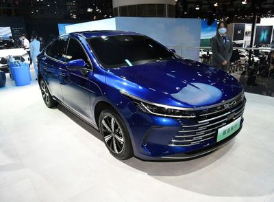 واردکنندگان از تحویل اتومبیل های وارداتی به مشتریان عقب مانده اند