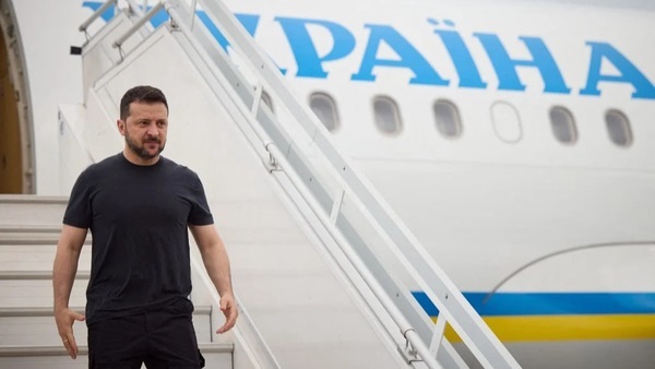 زلنسکی پس از اعلام غیبت پوتین در مذاکرات صلح: سطح هیأت روسیه در مذاکرات استانبول را «جعلی» است / مهره‌های نمایشی و بی‌اختیار در این مذاکرات حاضر شده‌اند / پس از دیدار با اردوغان، تصمیم خود در مورد شرکت اوکراین در مذاکرات را اعلام خواهم کرد