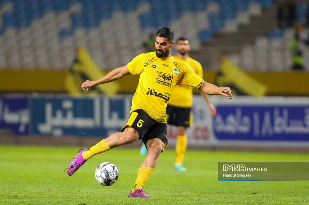 در سپاهان به من توجه کردم