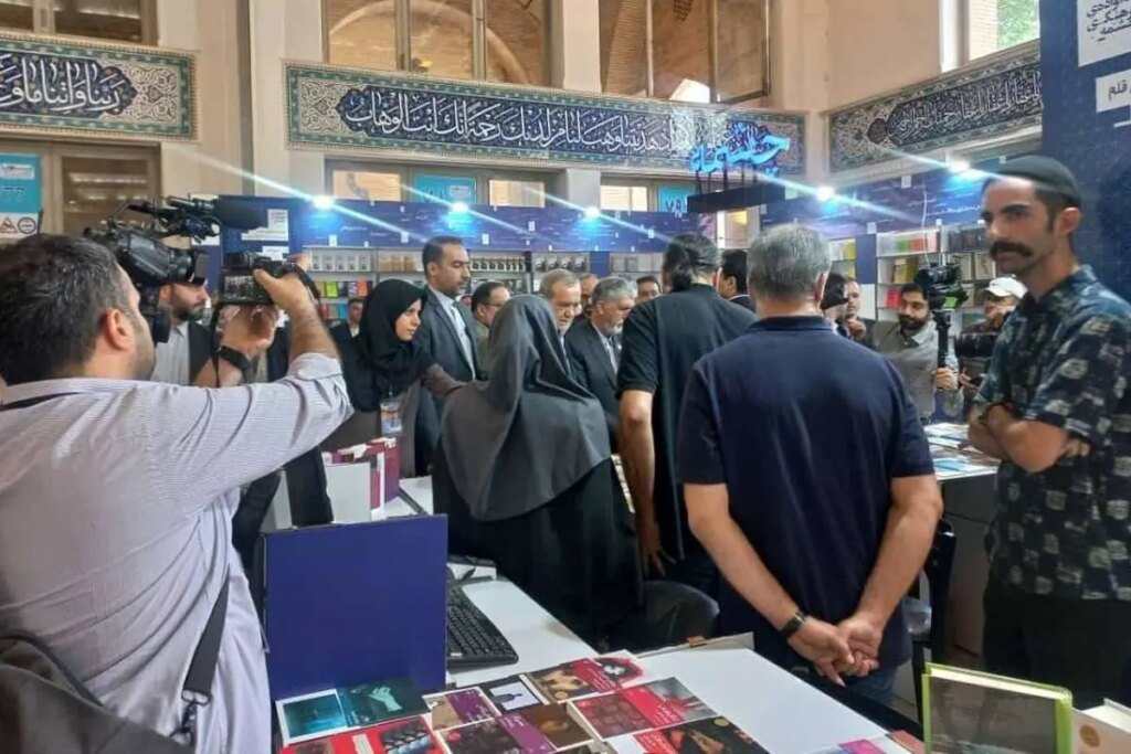 رئیس جمهور از نمایشگاه کتاب تهران بازدید کرد