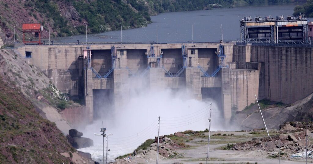 رویترز: هند به دنبال کاهش آب ورودی به پاکستان است