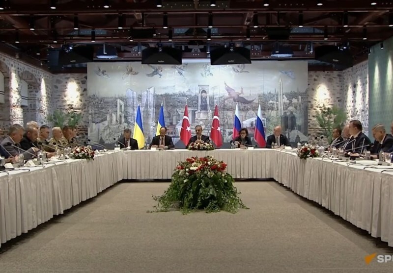 اکسیوس به نقل از یک منبع دیپلماتیک اوکراینی: در جریان نشست [امروز در استانبول] طرف روس در ازای اعلام آتش‌بس خواستار عقب‌نشینی اوکراین از چند منطقه داخل خاک این کشور شده / مطالبات مسکو بسیار فراتر از هر چیزی‌اند که پیش‌تر در مذاکرات مطرح شده بود