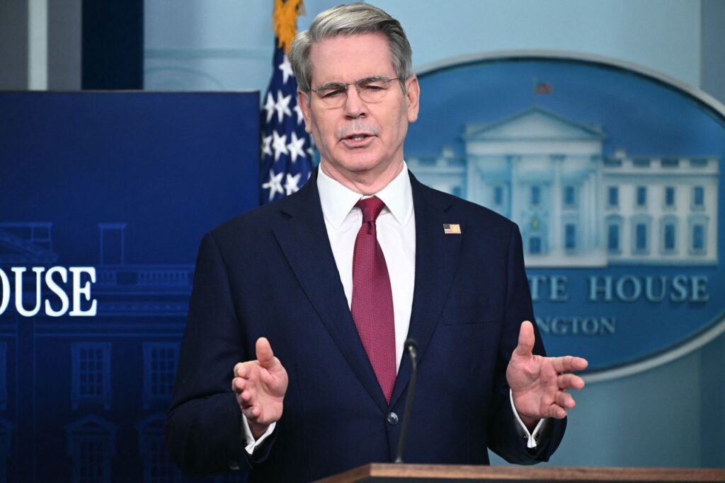 وزیر خزانه‌داری آمریکا: دولت ممکن است به جای تعیین تعرفه برای هر کشور به‌صورت جداگانه، به اعمال تعرفه‌های منطقه‌ای روی آورد