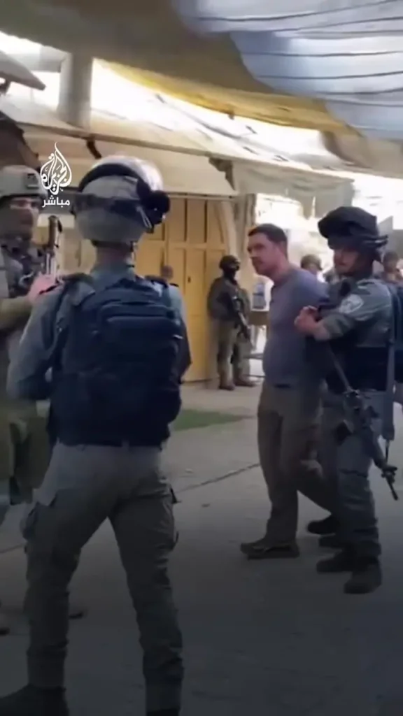 ببینید؛ لحظه دستگیری خبرنگار آمریکایی توسط سربازان اسرائیلی