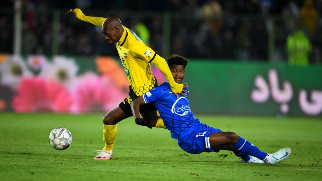 خواسته پرسپولیسی‌ها از استقلال؛ ما به سپاهان باختیم ولی شما ببرید!