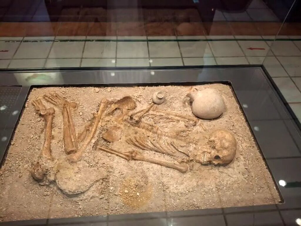 کشف اسکلت ۳۲۰۰ ساله زن دوران آهن در بابل