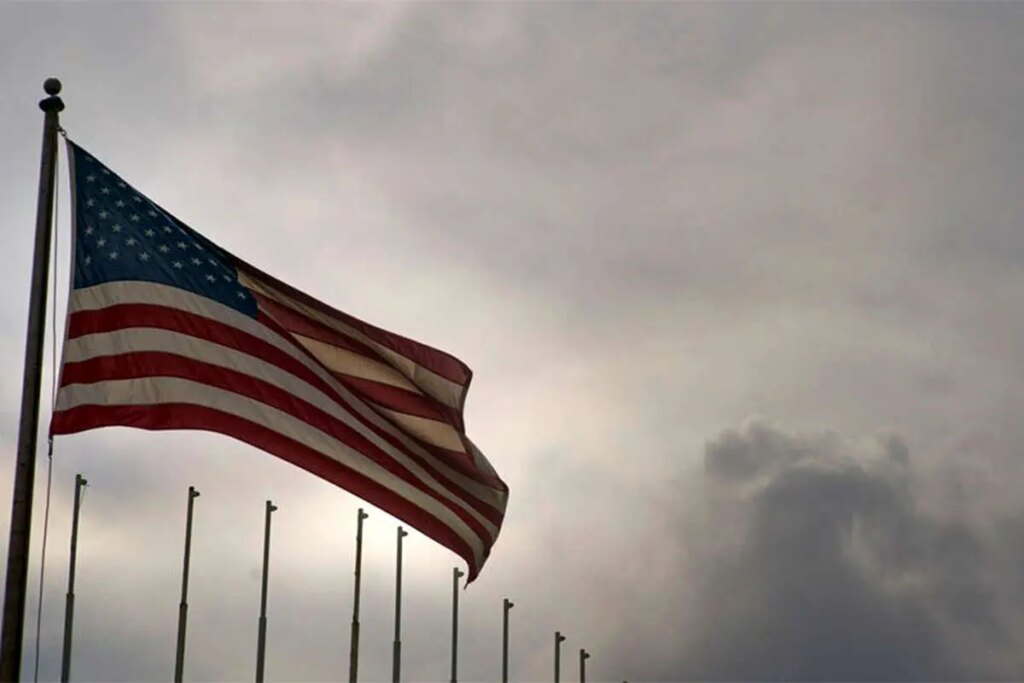 سفارت ایالات متحده در بحرین کار می کرد