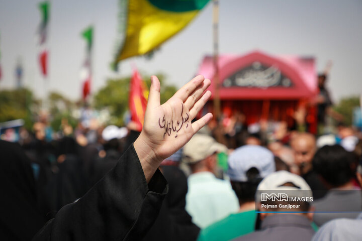 اشک هایمان را پوشانده بودیم