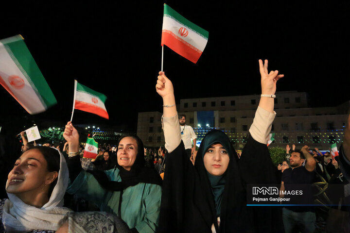 همبستگی و وحدت در برابر استکبار جهانی از طریق دیدگاه زنان ایرانی