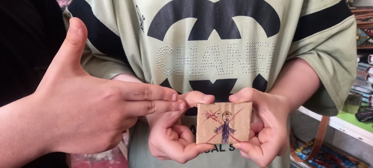 مردم مشتاق برای استکبار ، کسانی که به راحتی میدان را خالی نمی کنند