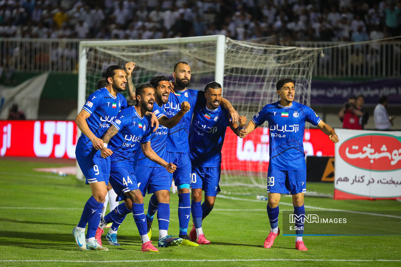 پرسپولیس ، تراکتور و استقلال ؛ هنوز ، یک کوچه!