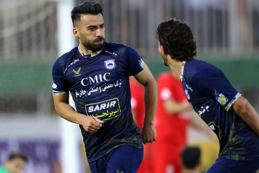 بازیکن جدید استقلال از بیابان می آید