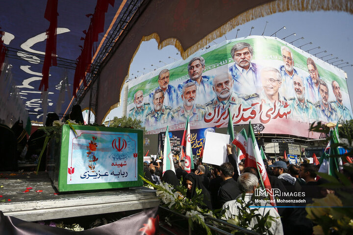 ادای احترام سپه ها به شهدای میهن + عکس