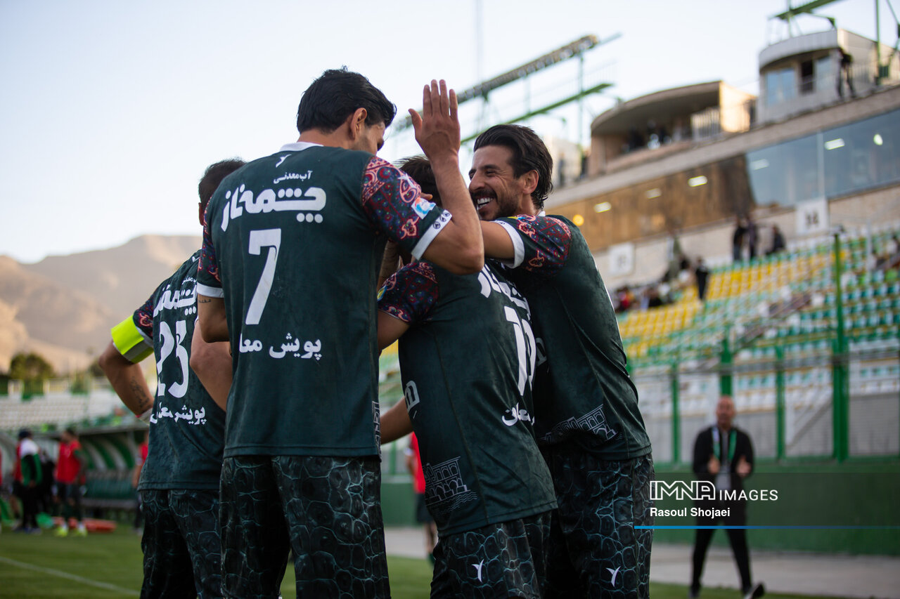 از مستطیل سبز تا نیمکت تیم های فوتبال آینده