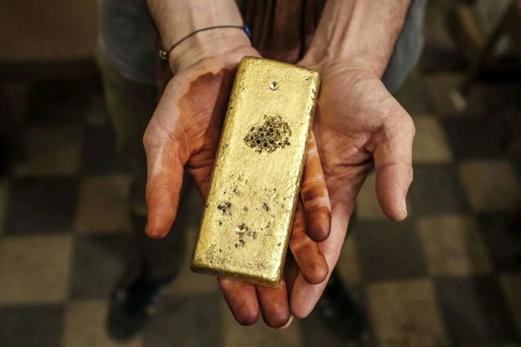 قیمت طلا ، سکه ، دلار و یورو امروز یکشنبه 22 ژوئیه 1404/ پیشرفت طلا و سکه در بازار