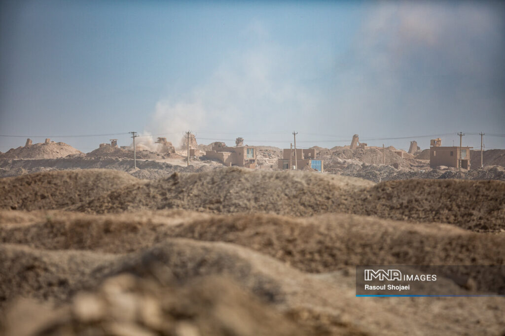 ۱۳۰ هزار هکتار کانون بحران فرسایش بادی در شعاع ۵۰ کیلومتر اصفهان/نائین بحرانی‌ترین منطقه