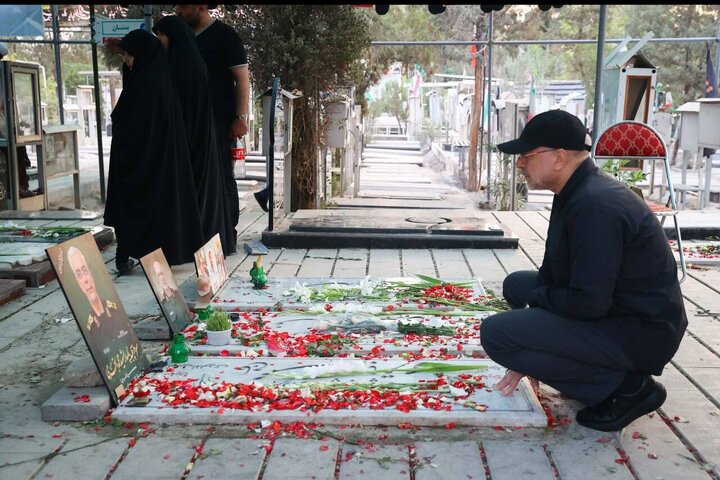 پرداخت سخنران پارلمان به شهدای اداره ایران